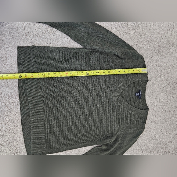 Women Sweater - Picture 2 of 4